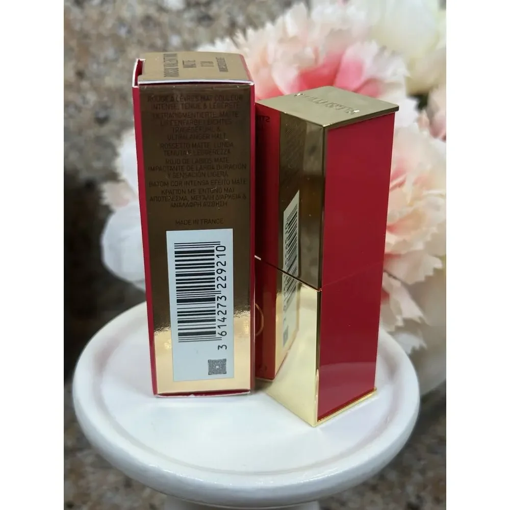 Valentino Rosso Valentino Striking Matte Lipstick Undressed Velvet 111A 0.12 NEW